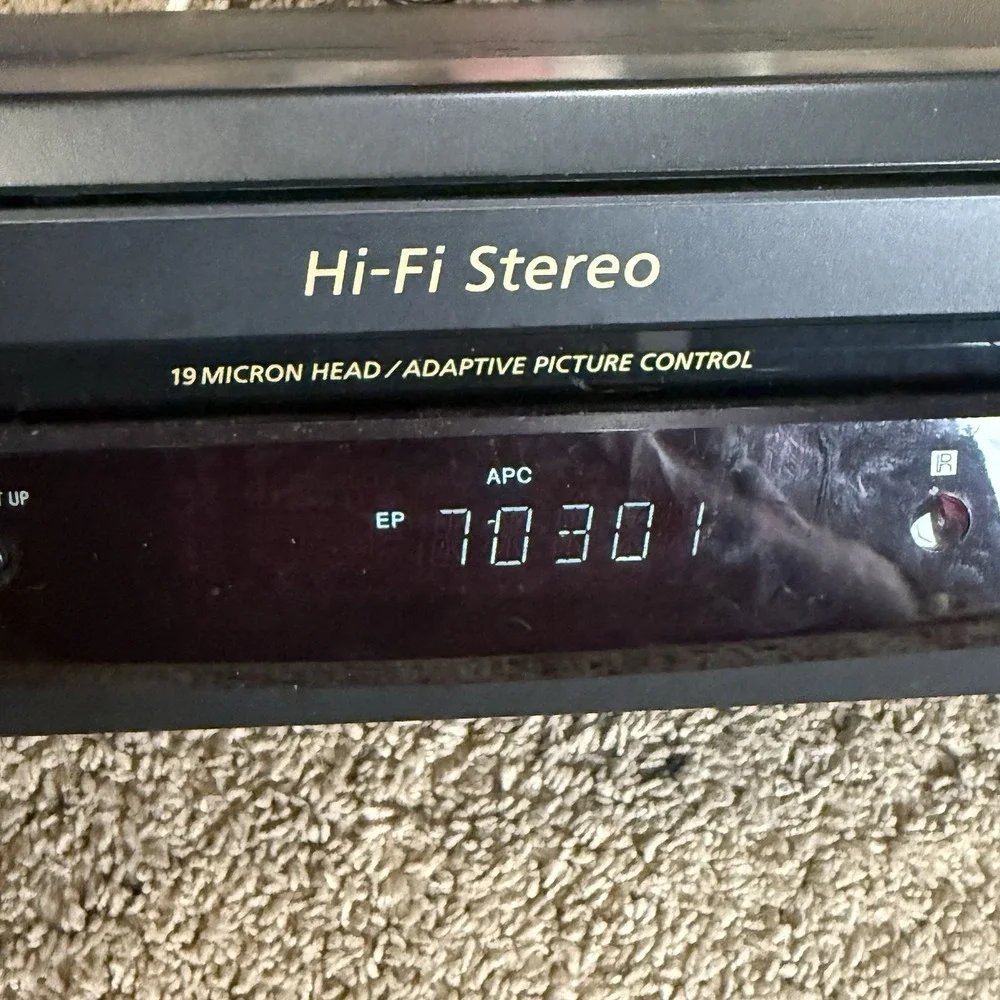 Sony SLV-679HF 4-Head Hi-Fi Stereo VHS VCR Player Recorder***Working